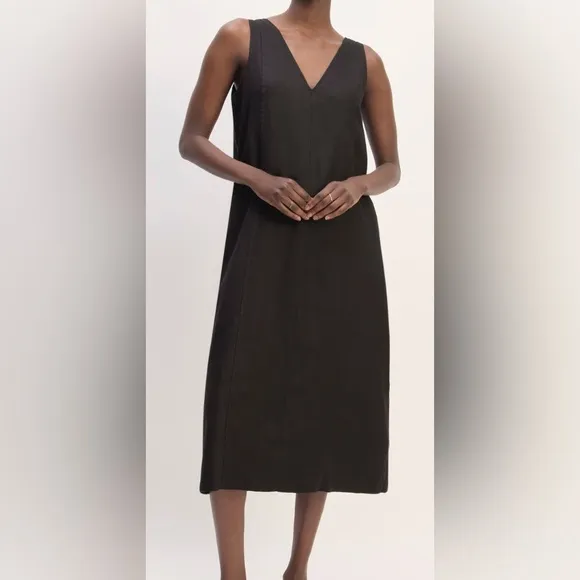Everlane| The Linen V-Neck Midi Dress