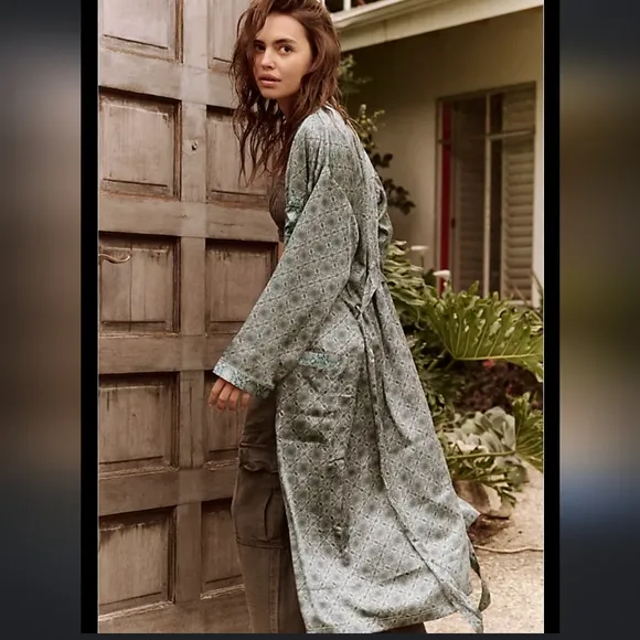 FREE PEOPLE Intimately Oasis House Robe in Stone Combo Size m/l xs/S