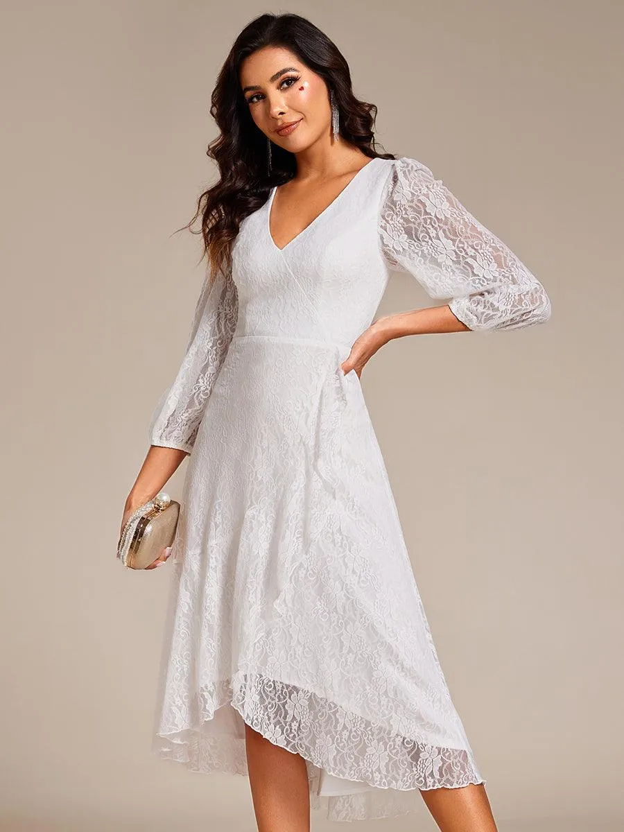 Robe de mariée mi-longue élégante en dentelle à manches longues et coupe trapèze