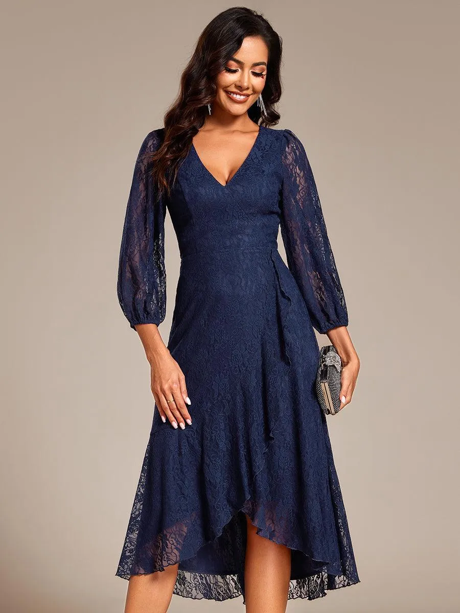 Robe de mariée mi-longue élégante en dentelle à manches longues et coupe trapèze