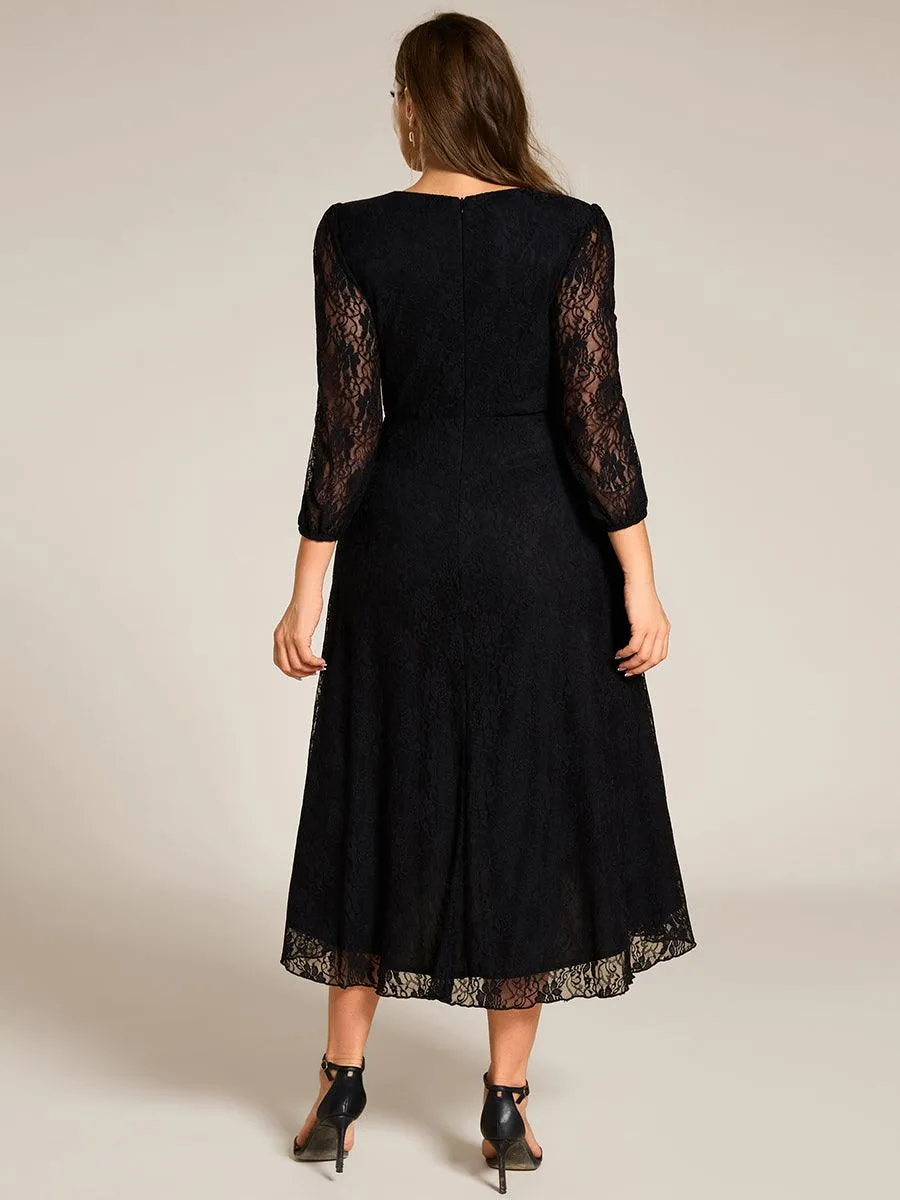 Robe de mariée mi-longue élégante en dentelle à manches longues et coupe trapèze