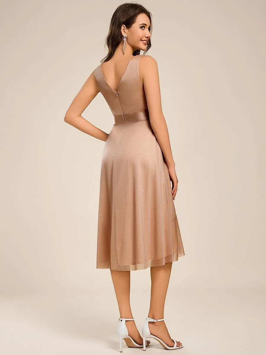 Robe d'invitée de mariage mi-longue à paillettes sans manches et col en V