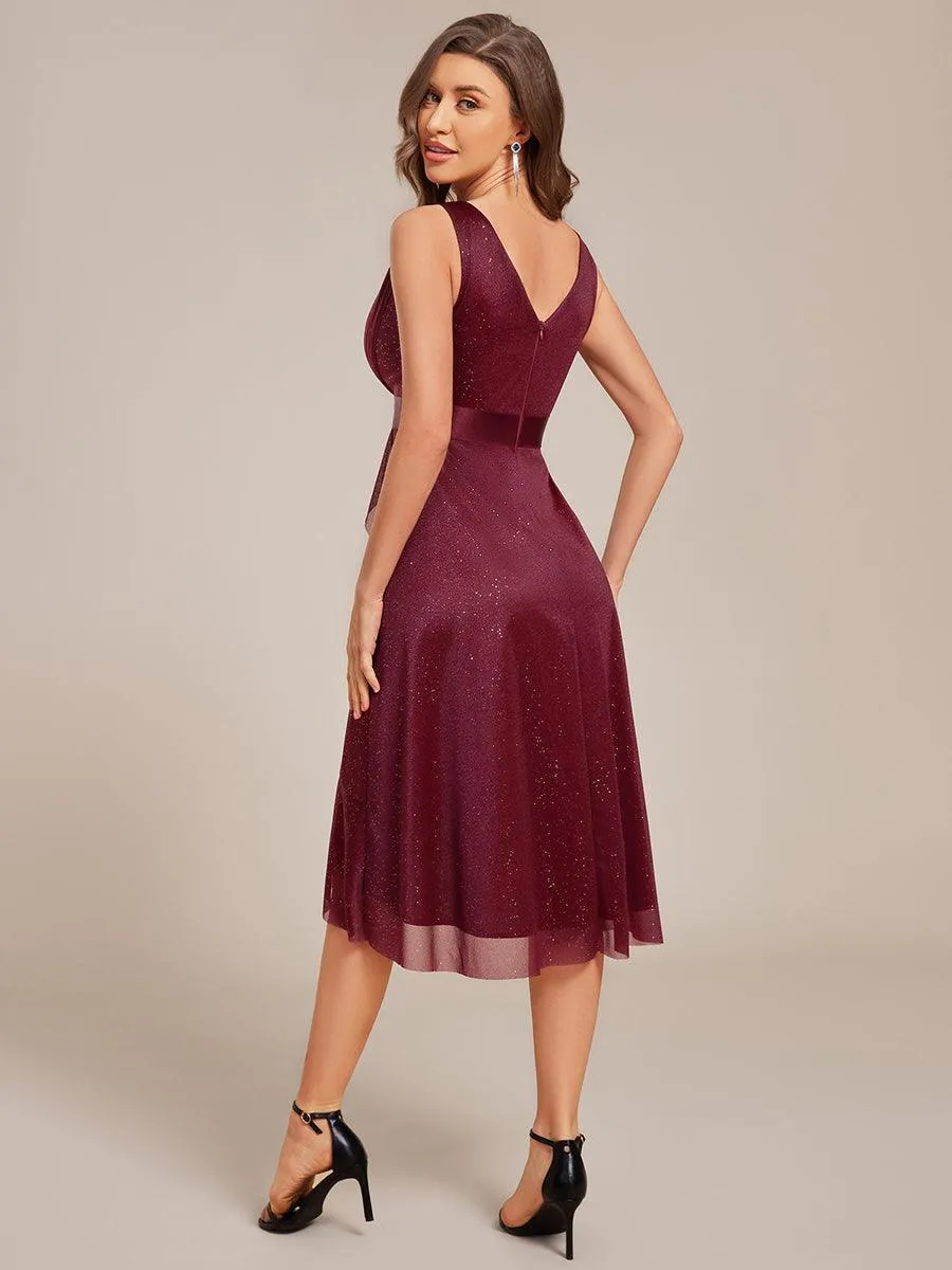 Robe d'invitée de mariage mi-longue à paillettes sans manches et col en V
