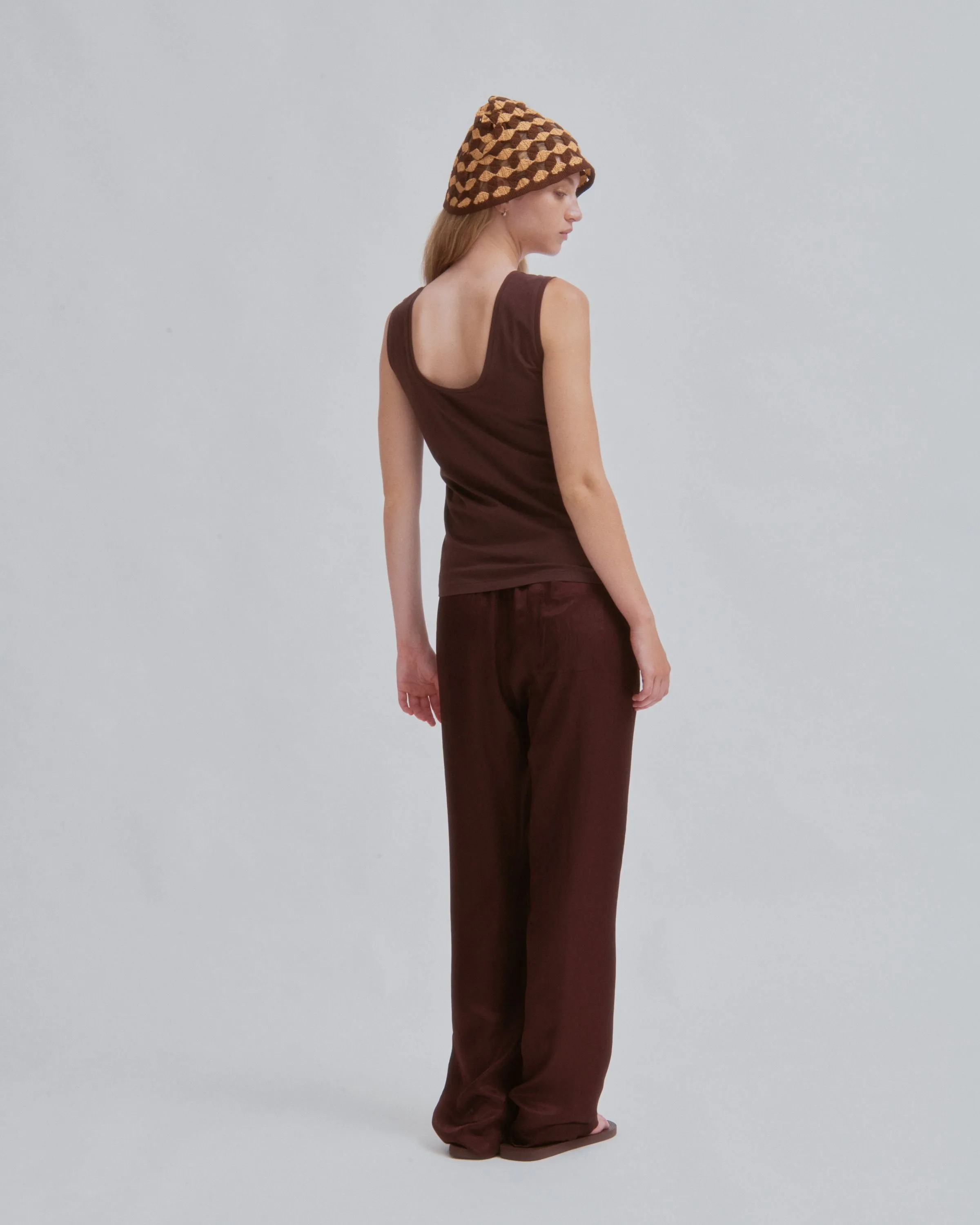 U-NECK JERSEY TANK IN BROWN