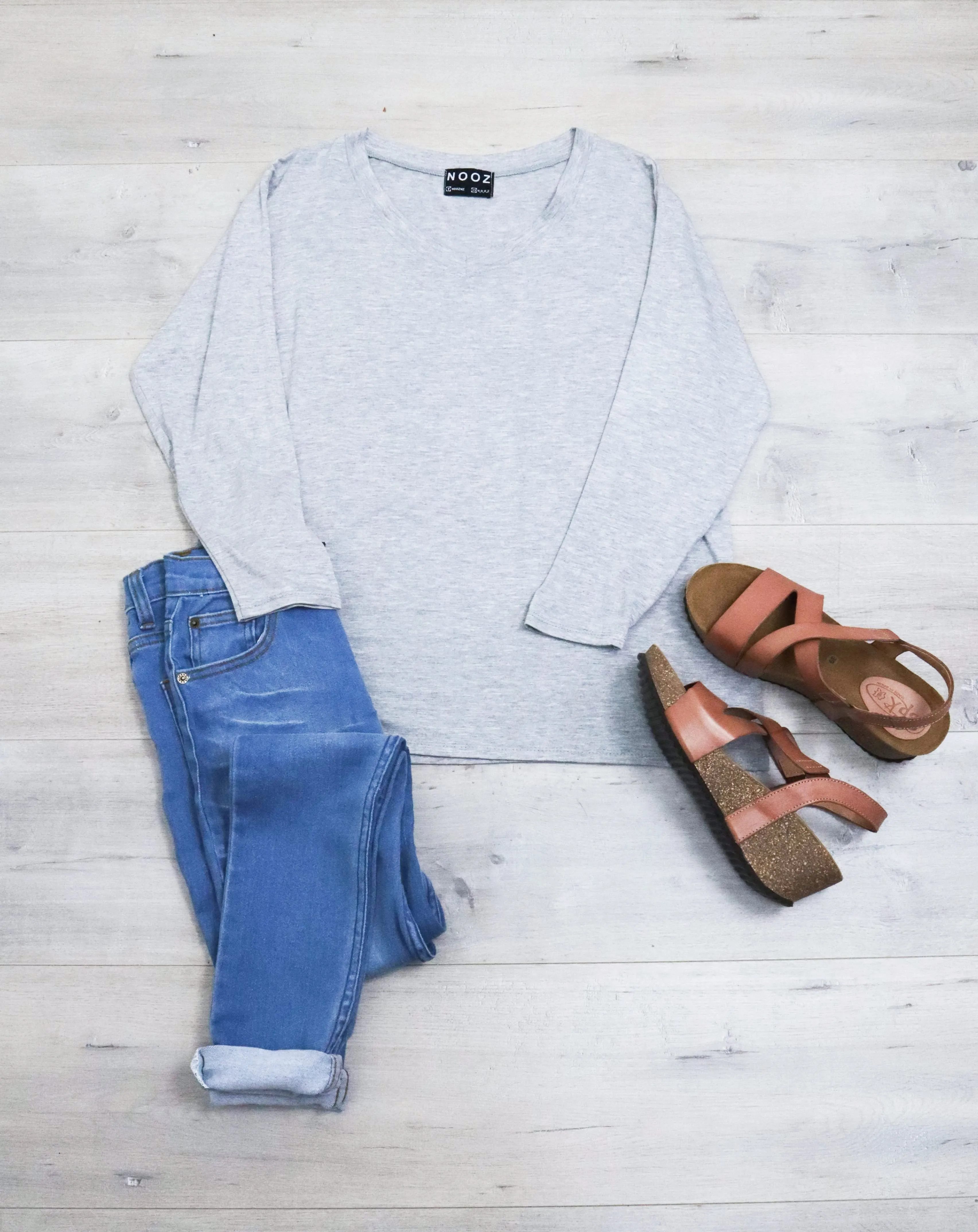 V-neck LS Essential Top - Light Grey