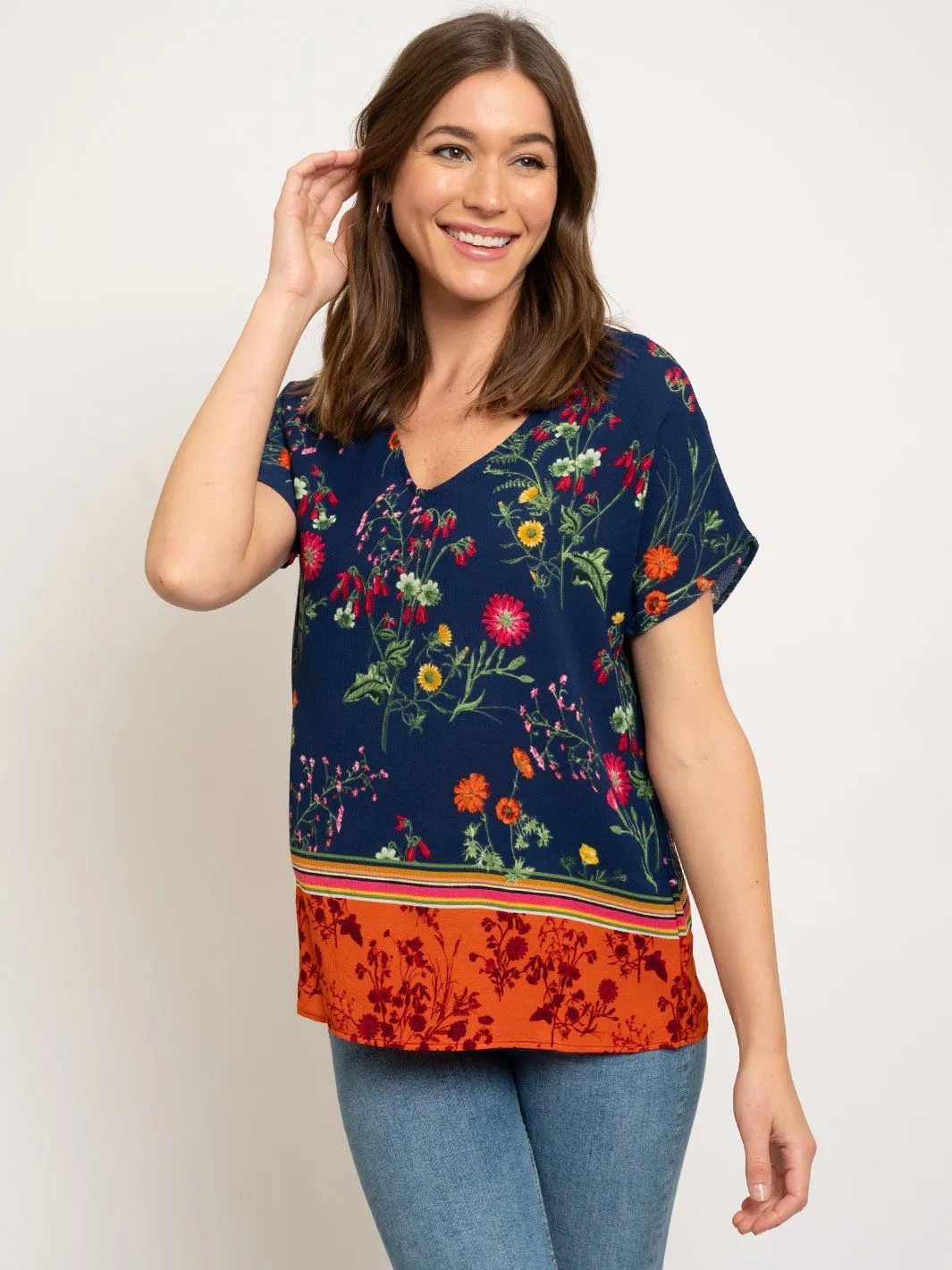 WOMEN'S FLORAL BORDER PRINT V-NECK WOVEN TOP